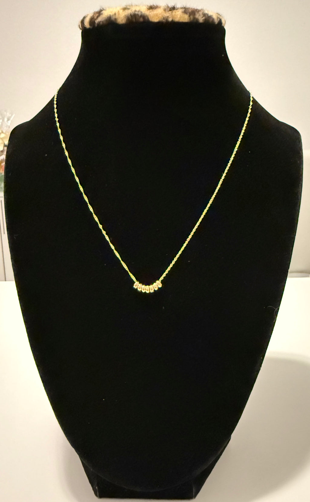 18K Gold Women’s Necklace with Pendant – 1.23 g