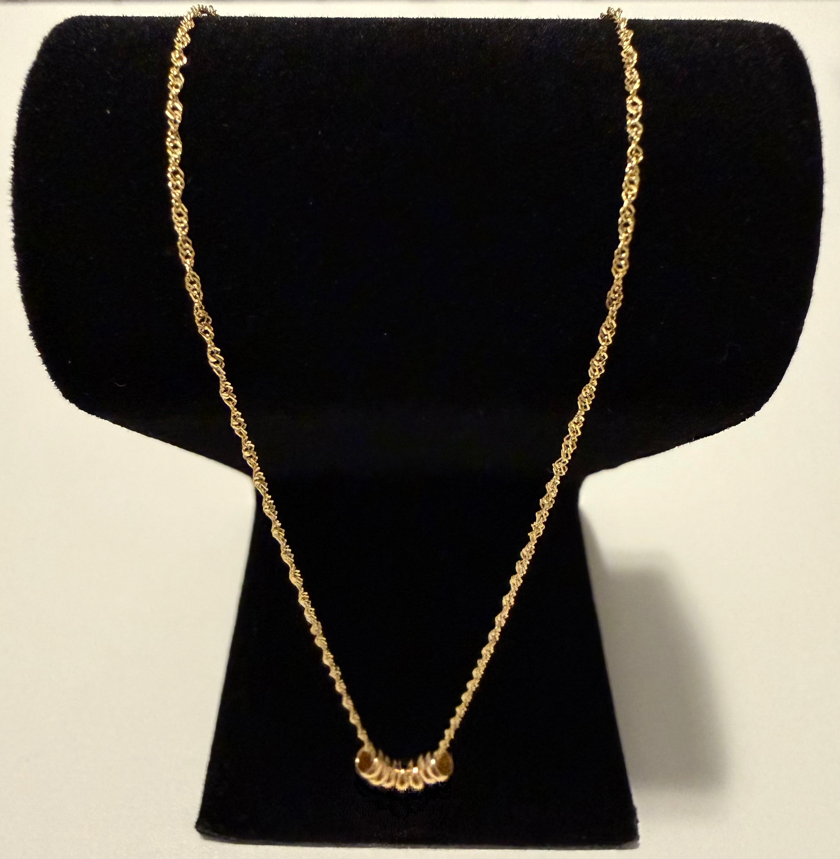 18K Gold Women’s Necklace with Pendant – 1.23 g