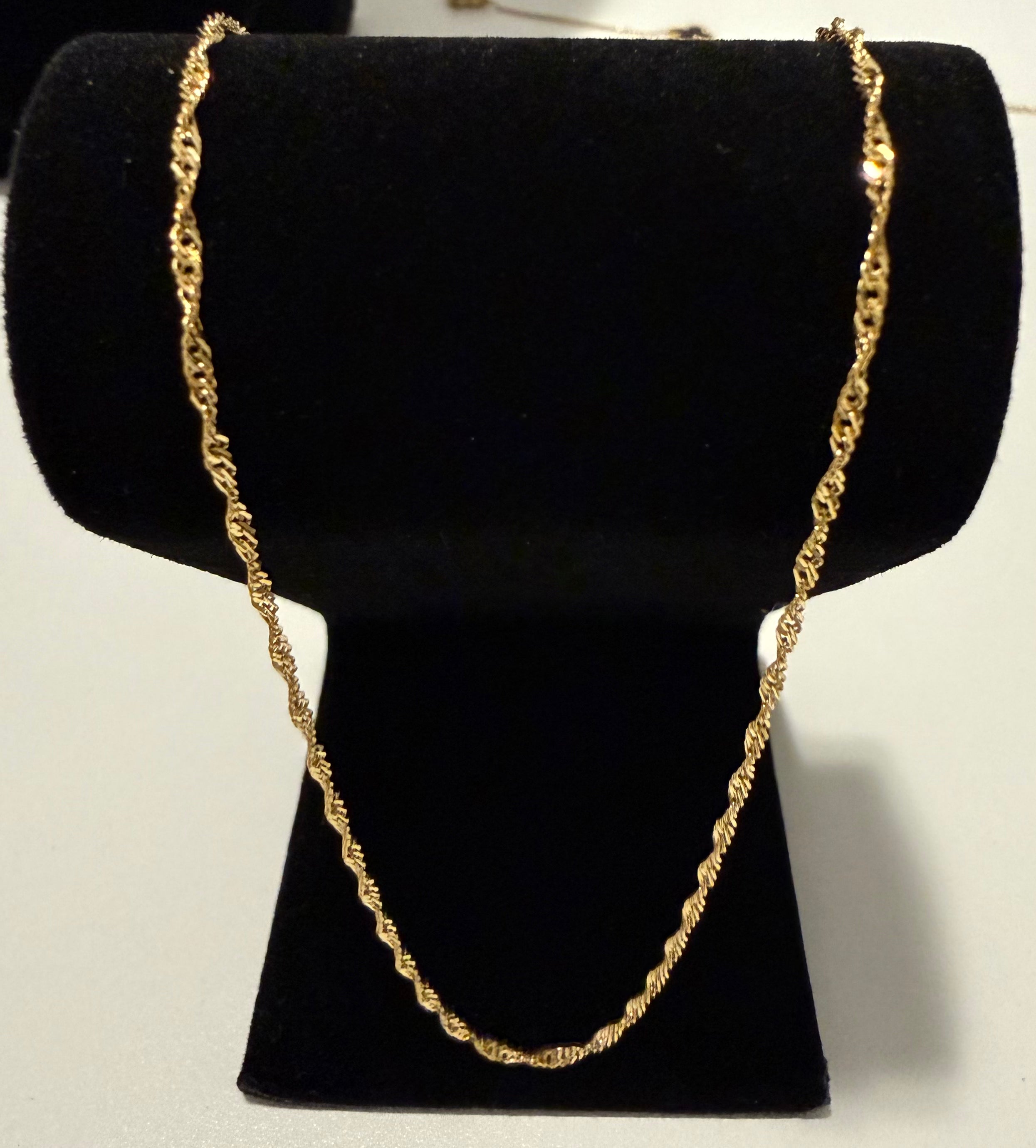 18K Gold Singapore Chain – 1.56 g