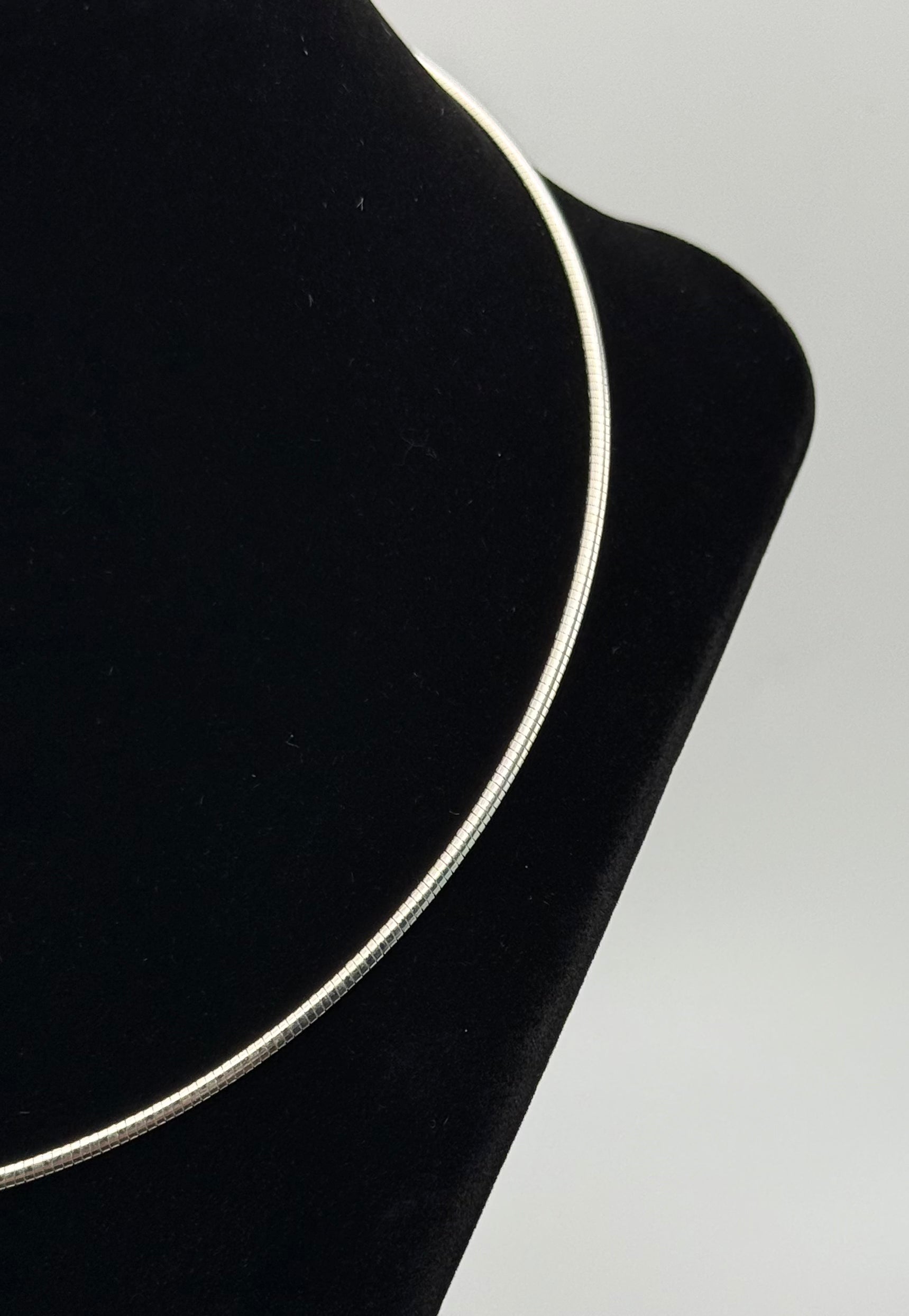 18K Gold Two - Tone Women's Necklace - 8.43g
