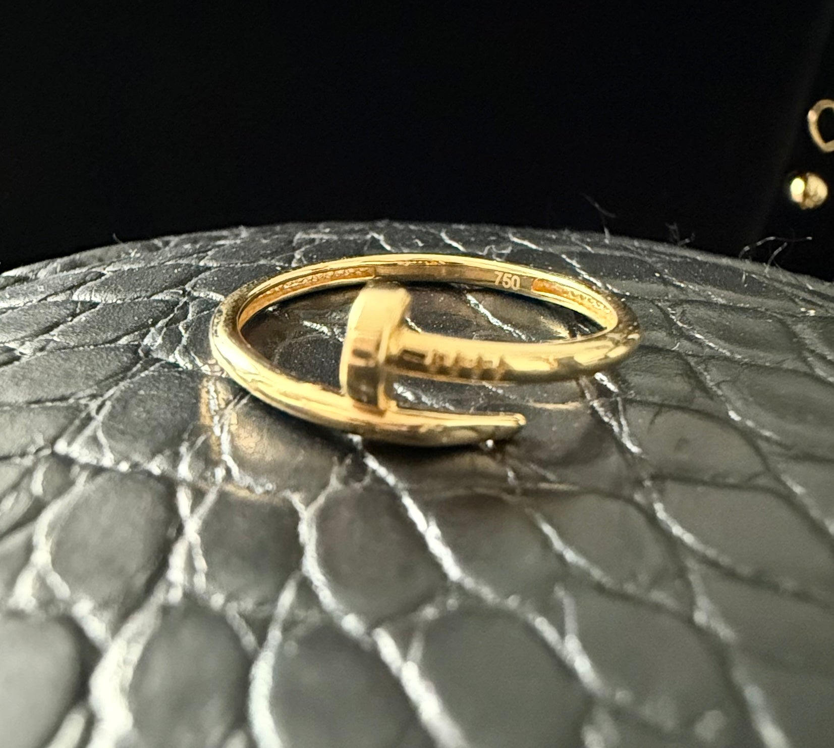 Anillo Clavo Oro 18K Italiano  1.48 g