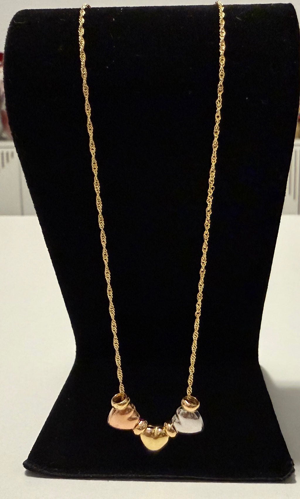 18K Gold Three - Tone Women’s Necklace with Hearts Pendant – 2.64 g