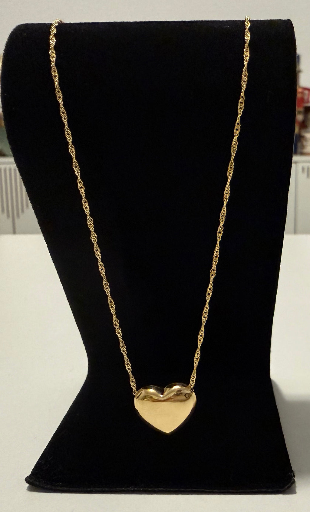 18K Gold Women’s Necklace with Heart Pendant – 1.74 g