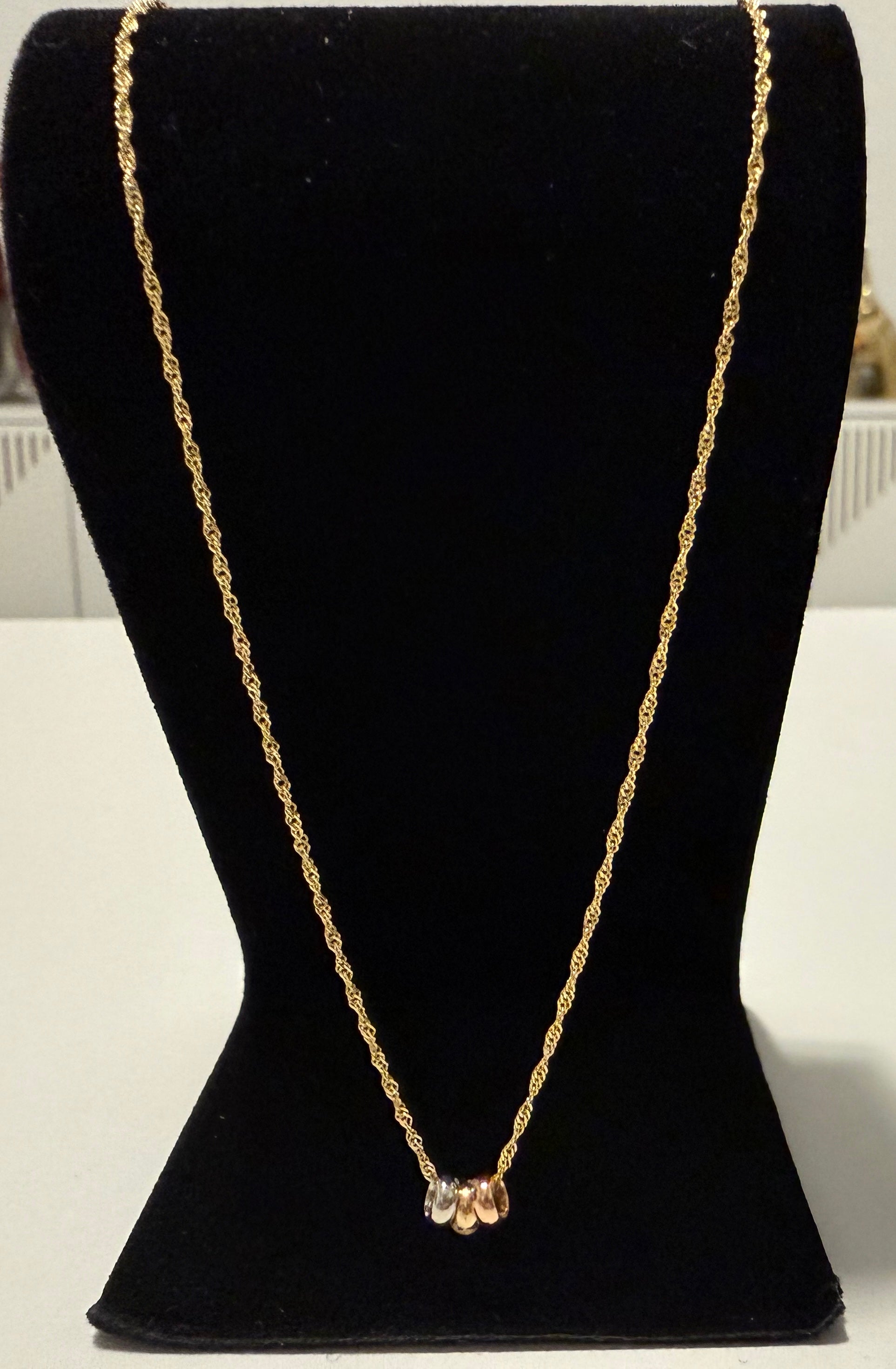 18K Gold Three - Tone Women’s Necklace with Pendant – 1.03 g