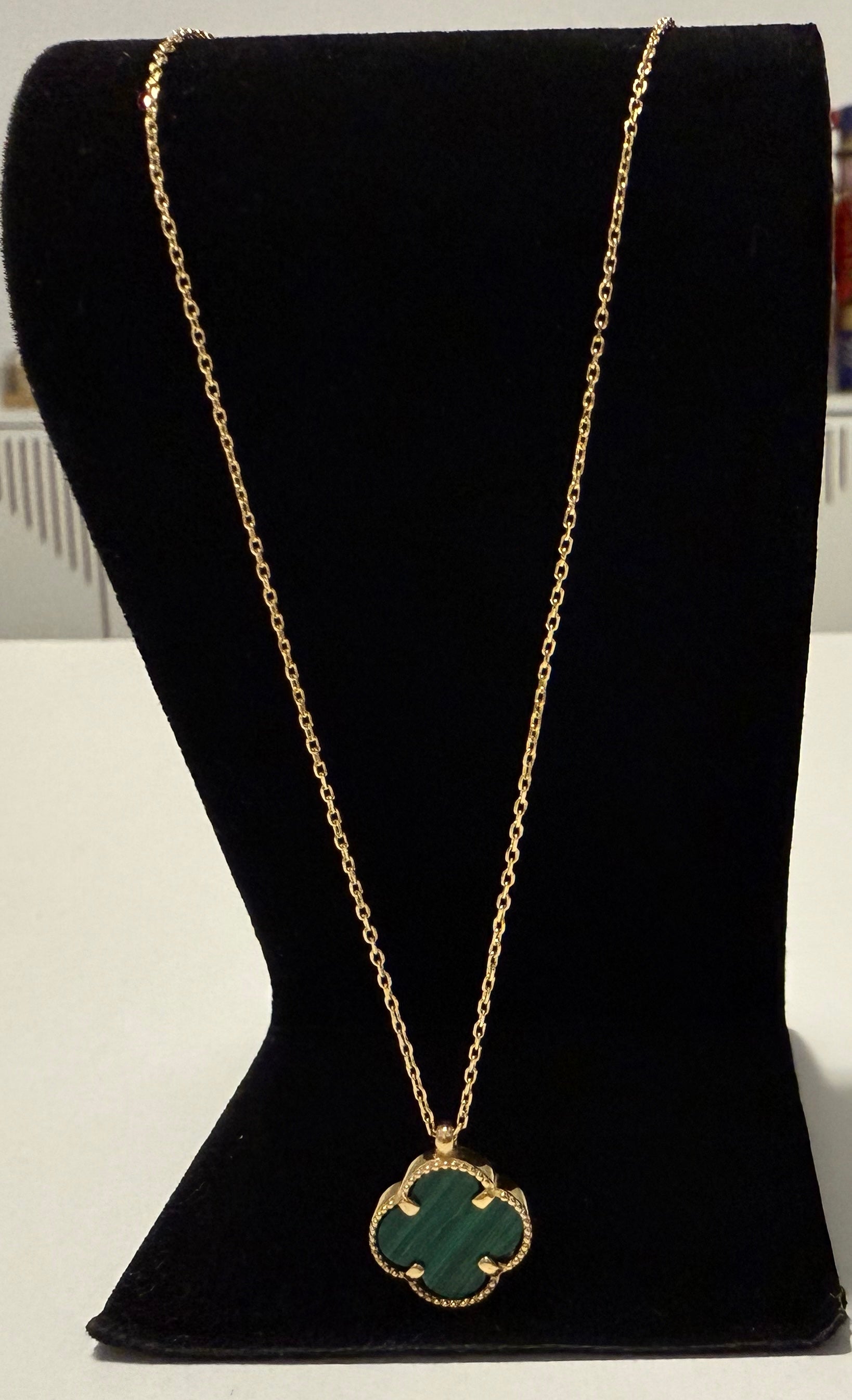 18K Gold V.C Green Chain - 2.45 g